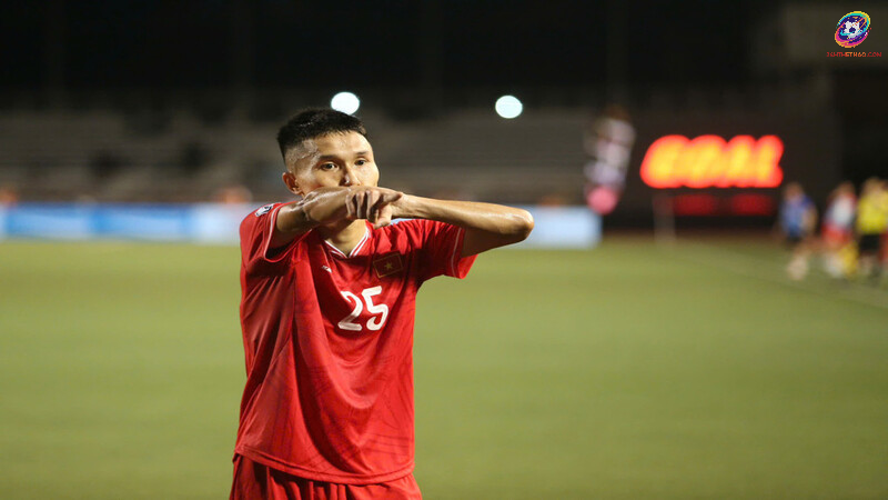 Meme Doãn Ngọc Tân đi làm