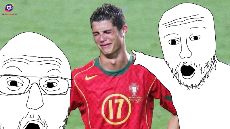 Ronaldo khóc thì CĐM cũng không tha