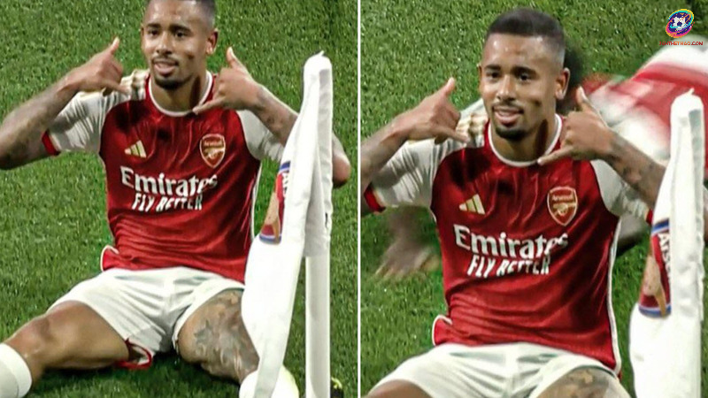 Jesus ăn mừng bàn thắng