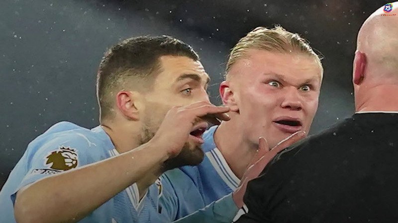 Pha bắt lỗi gây bão mạng xã hội