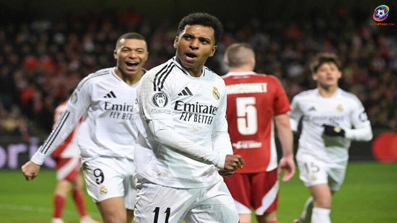 Rodrygo cười ngoác mồm sau bàn thắng